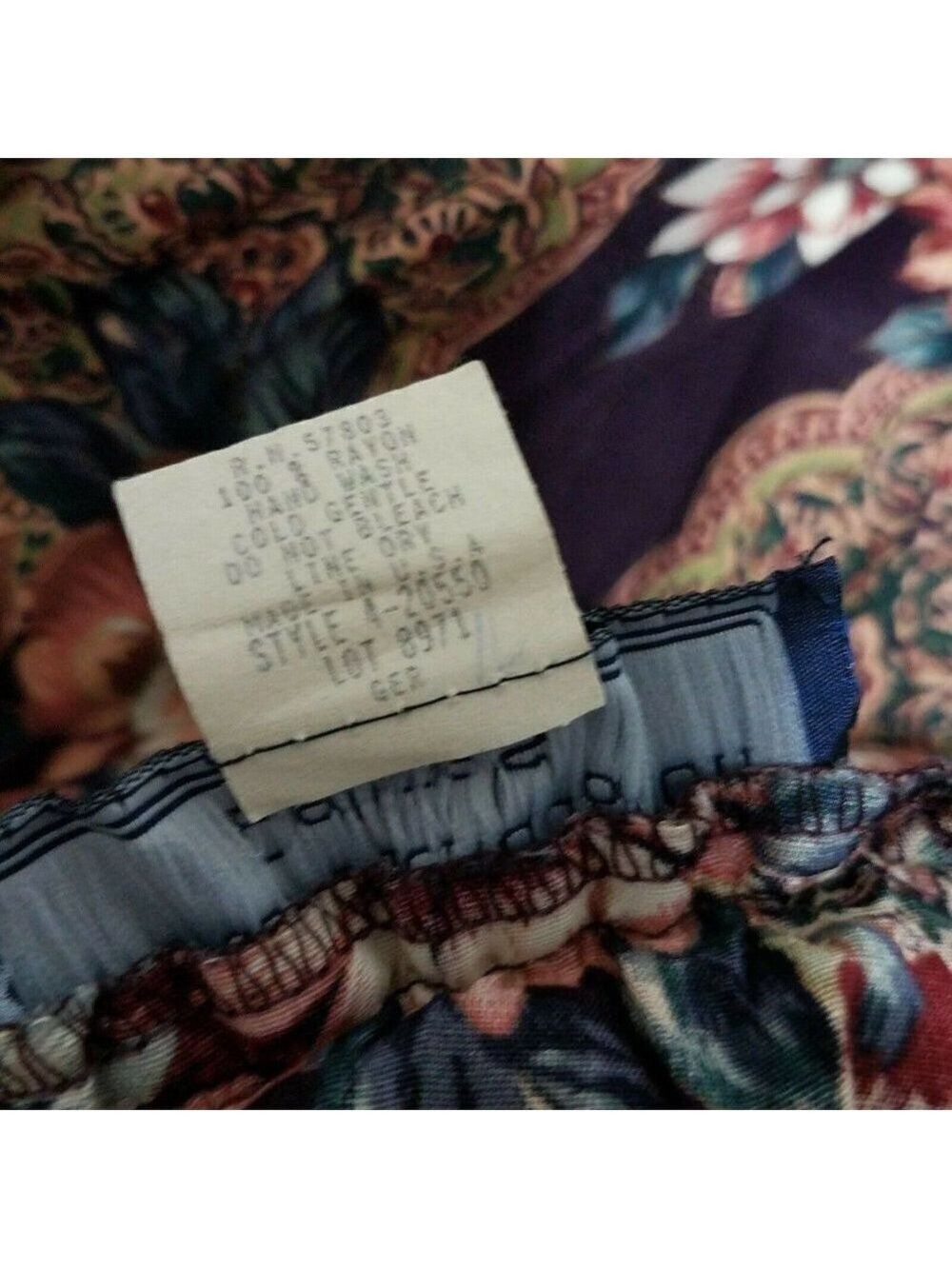 VINTAGE Norton McNaughton Pleated Skirt And Blouse With Floral Design 8P Petite - Picture 9 of 11